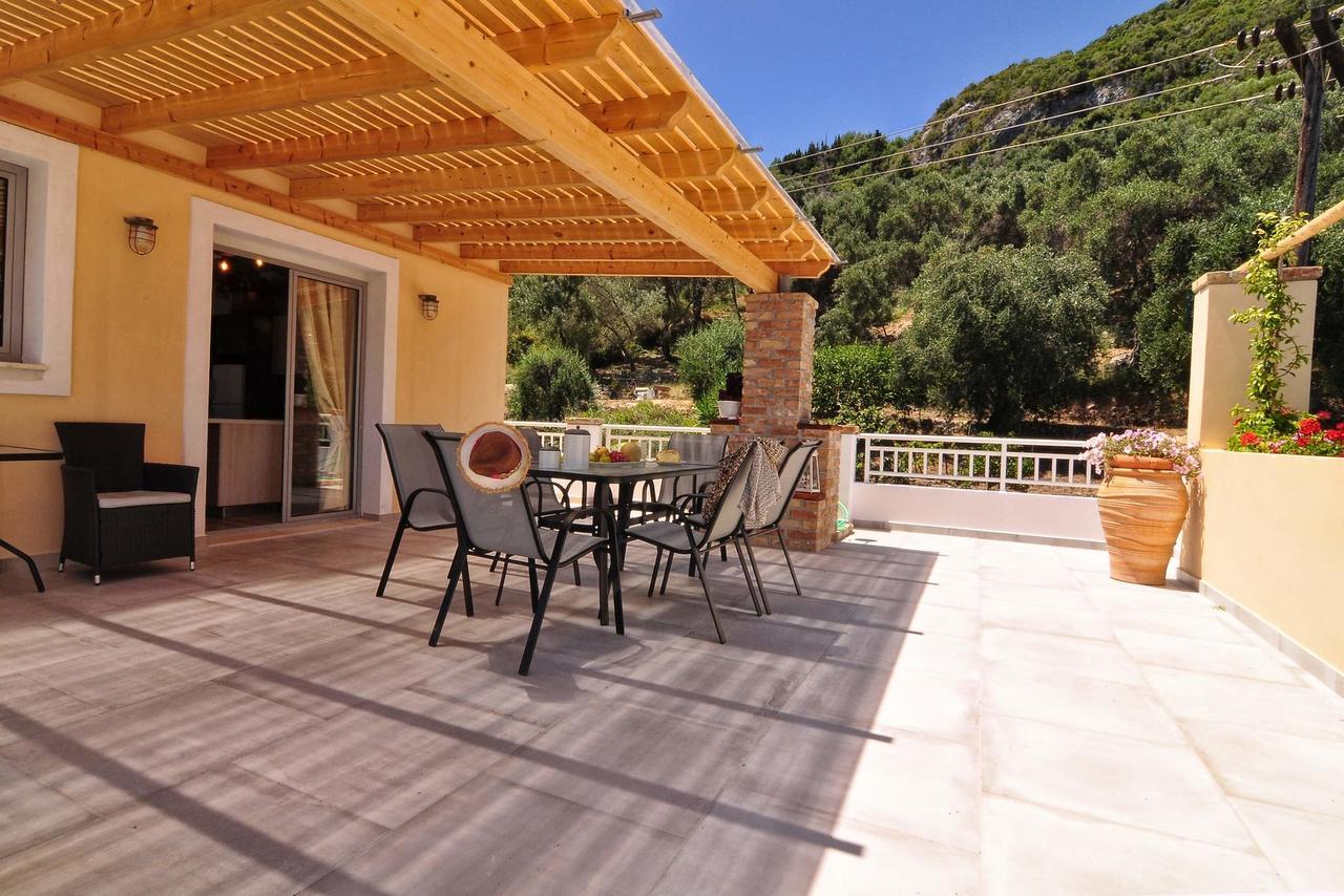Veroniki Penthouse Deluxe Apartment Agios Ioannis Peristerion Exterior foto
