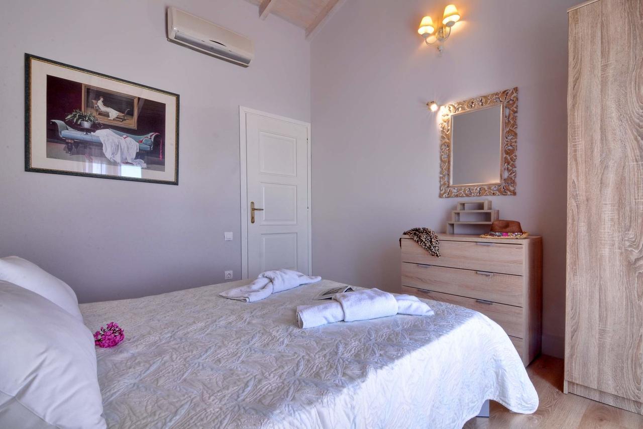 Veroniki Penthouse Deluxe Apartment Agios Ioannis Peristerion Exterior foto